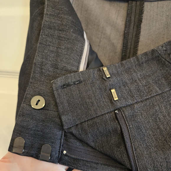 (S) Calvin Klein Trousers - Picture 6 of 10